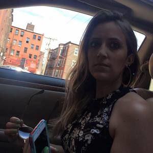 Meet your Posher, Júlia